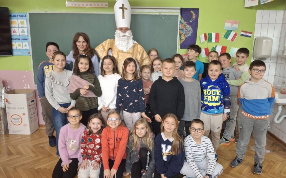 Sveti Nikola posjetio učenike OŠ Bedekovčina